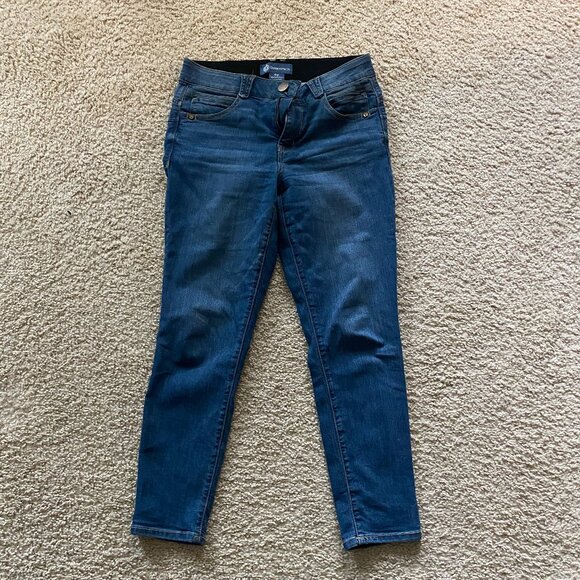 Democracy Women's Petite Ab Solution Crop - Picture 1 of 2